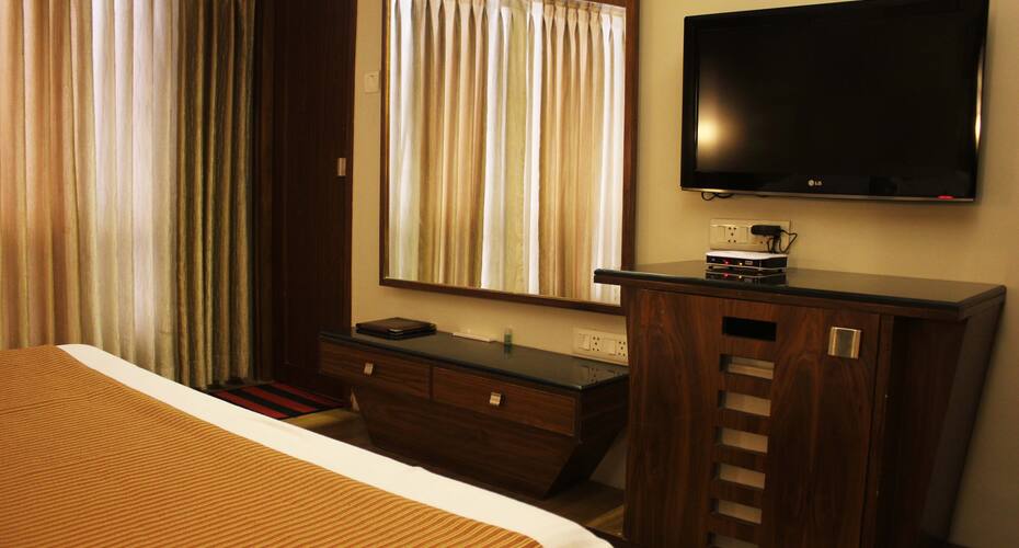Alpa Bachat Bhawan Hotel, Pune 3